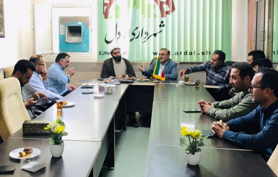 خرید کامیون جدید برای ارتقای خدمات شهری اردل